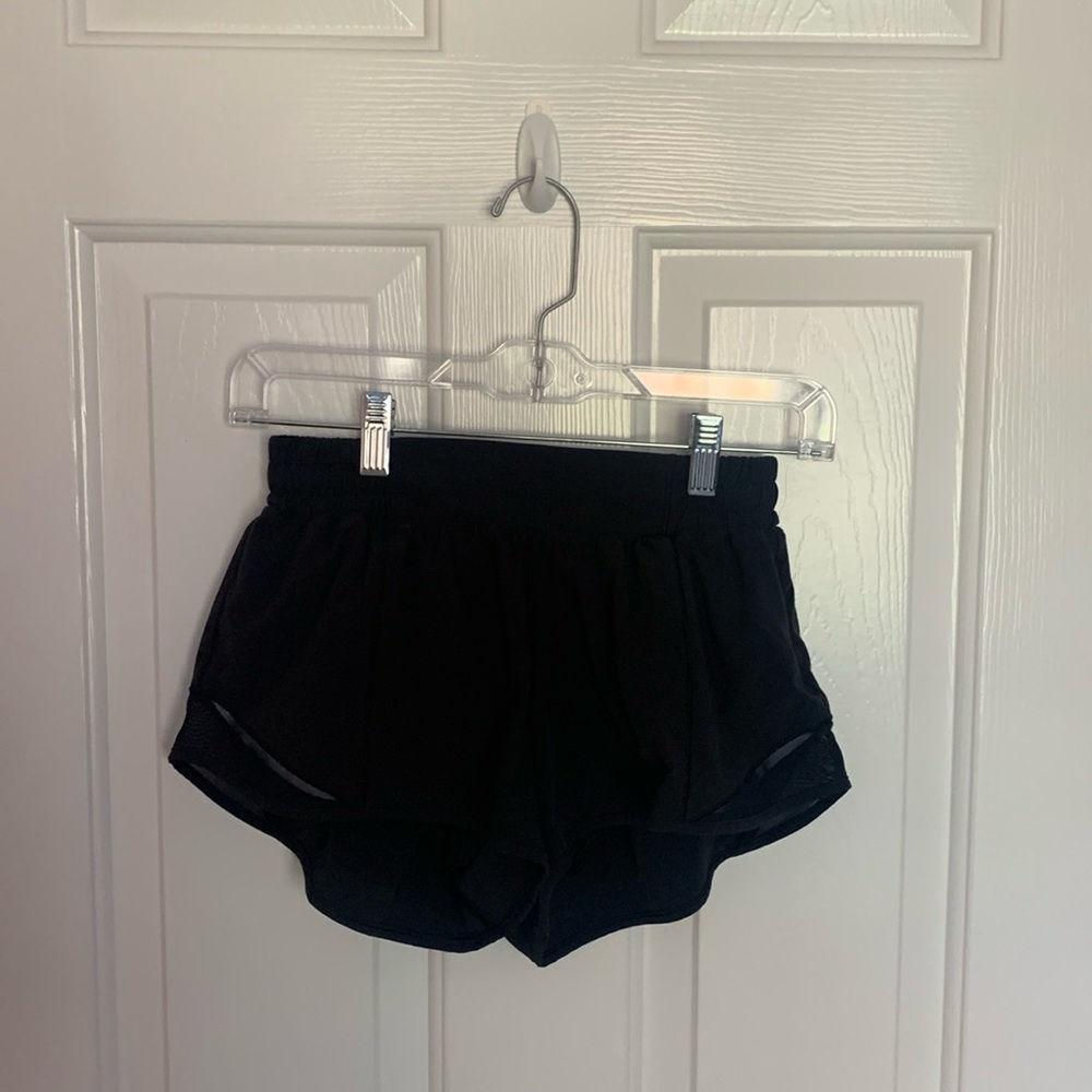 Lululemon Black Hotty Hot Shorts🖤